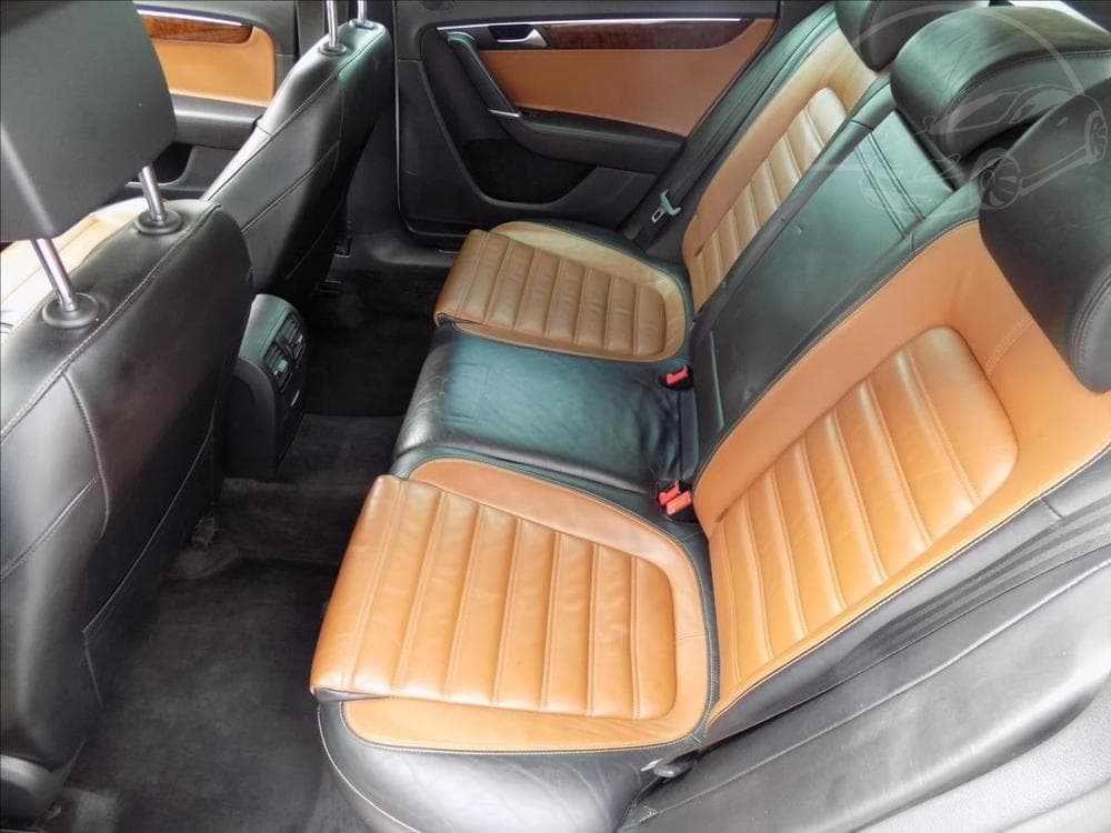2011 Volkswagen PASSAT - 14
