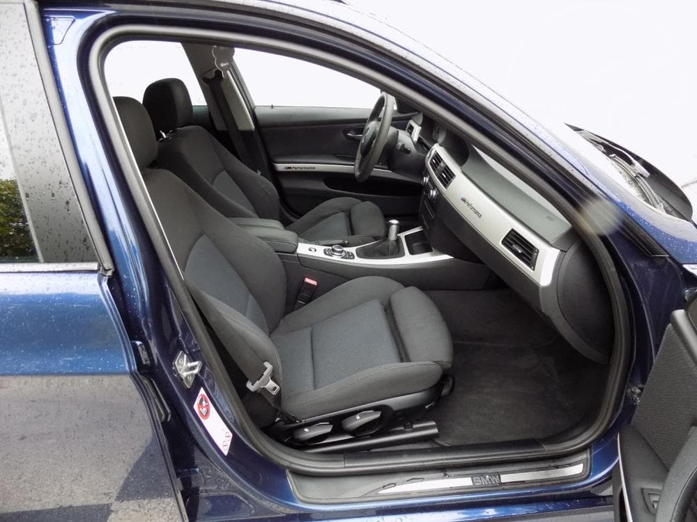 2010 BMW 3-Series - 15