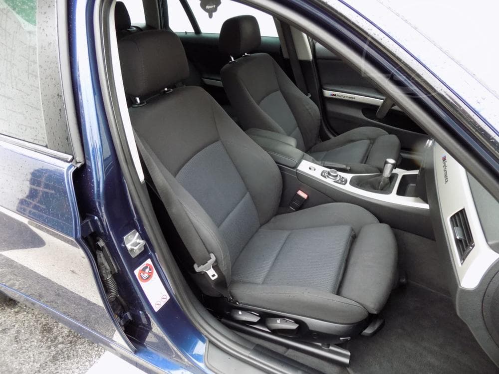 2010 BMW 3-Series - 17