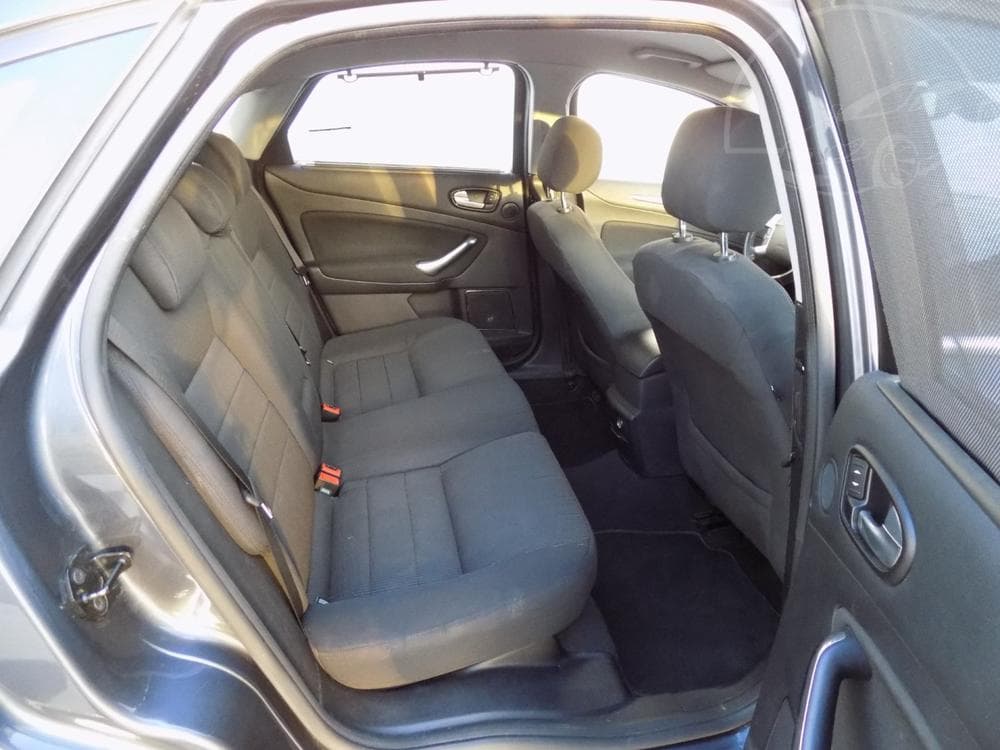 2010 Ford MONDEO - 17