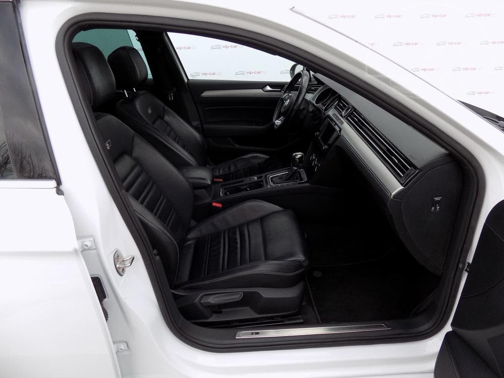 2017 Volkswagen Passat - 19