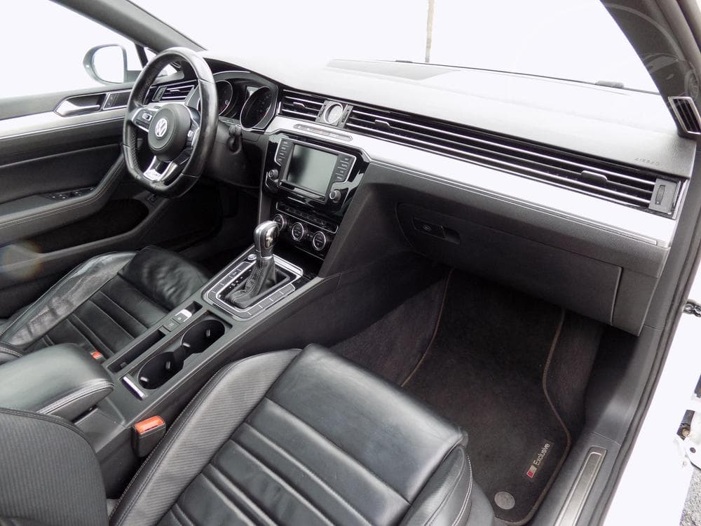 2017 Volkswagen Passat - 20