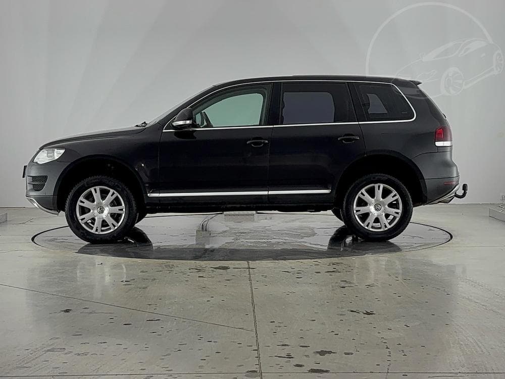 2008 Volkswagen Touareg - 3