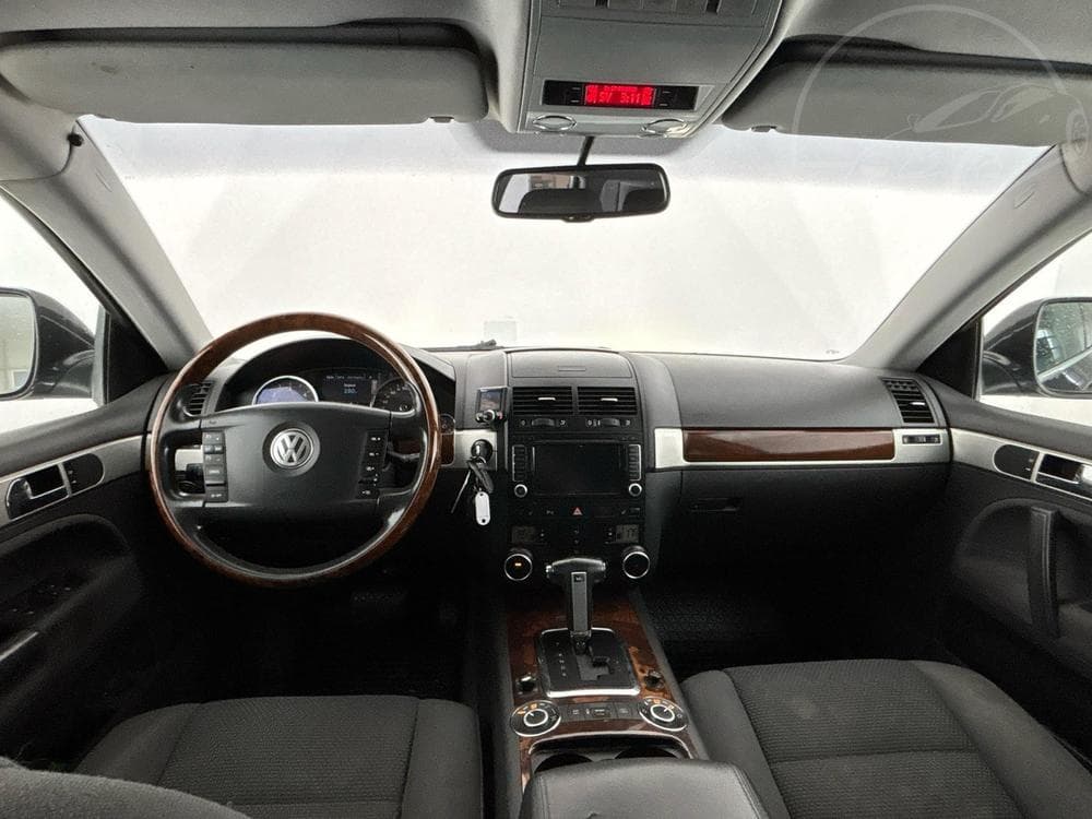 2008 Volkswagen Touareg - 5