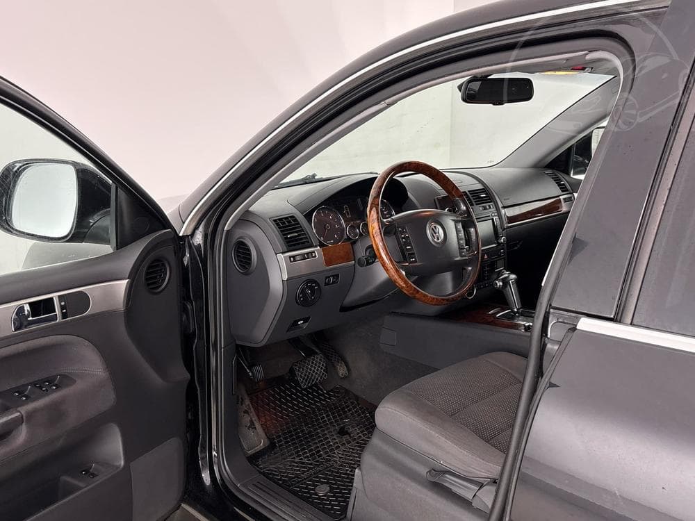 2008 Volkswagen Touareg - 6