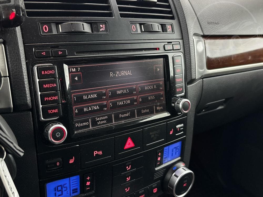 2008 Volkswagen Touareg - 12