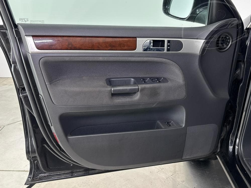 2008 Volkswagen Touareg - 13