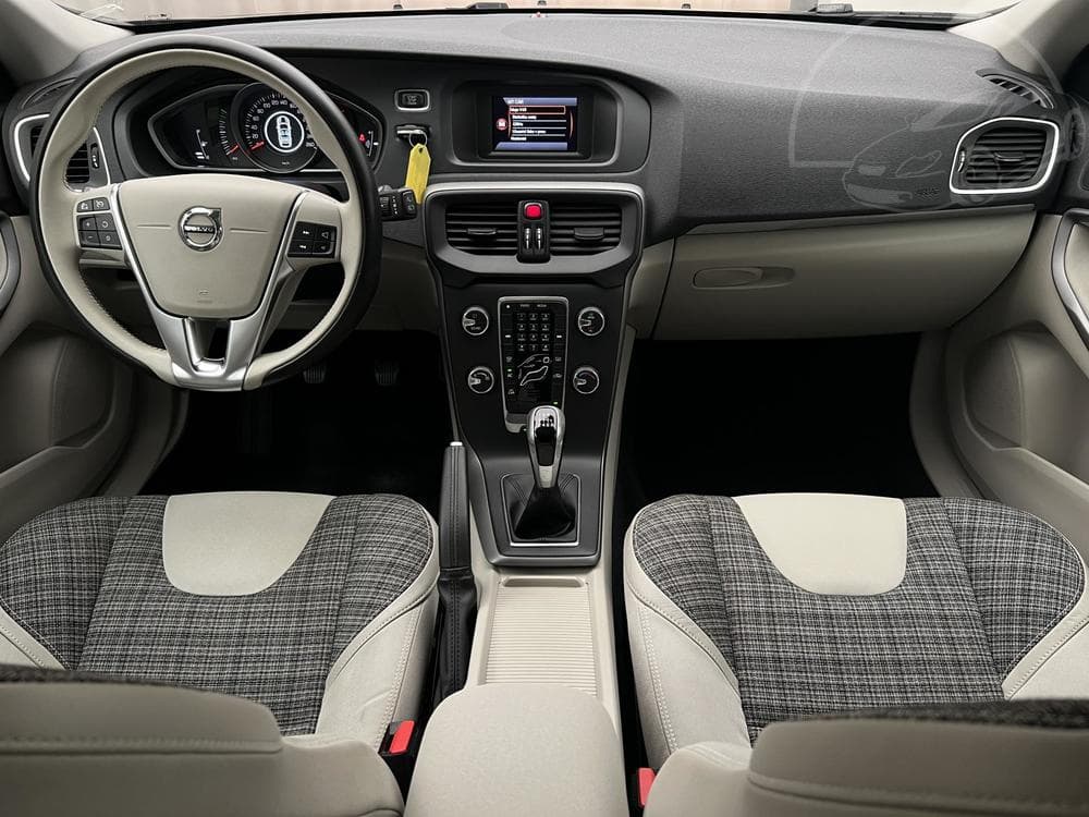 2017 Volvo V40 - 2