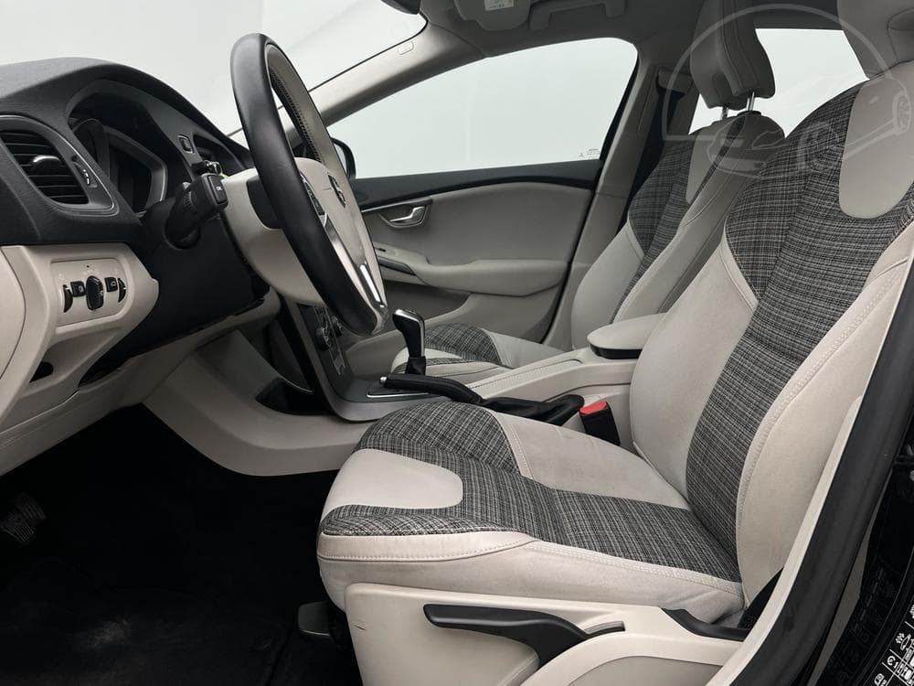 2017 Volvo V40 - 3