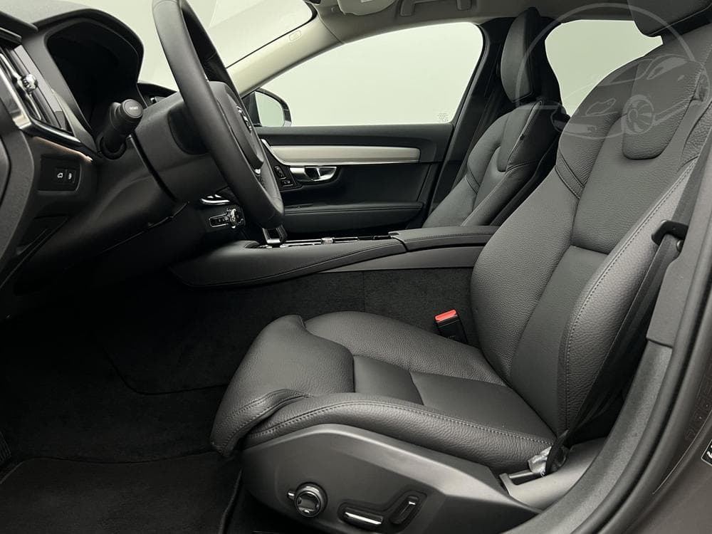 2025 Volvo V90 - 5
