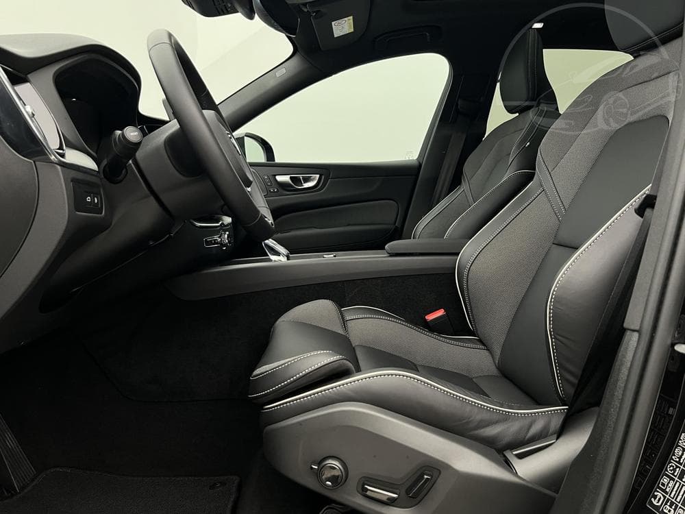 2025 Volvo XC60 - 5