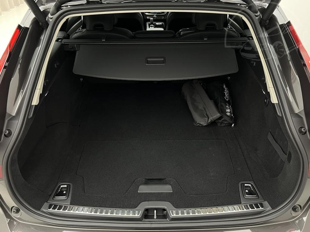 2025 Volvo V90 - 9