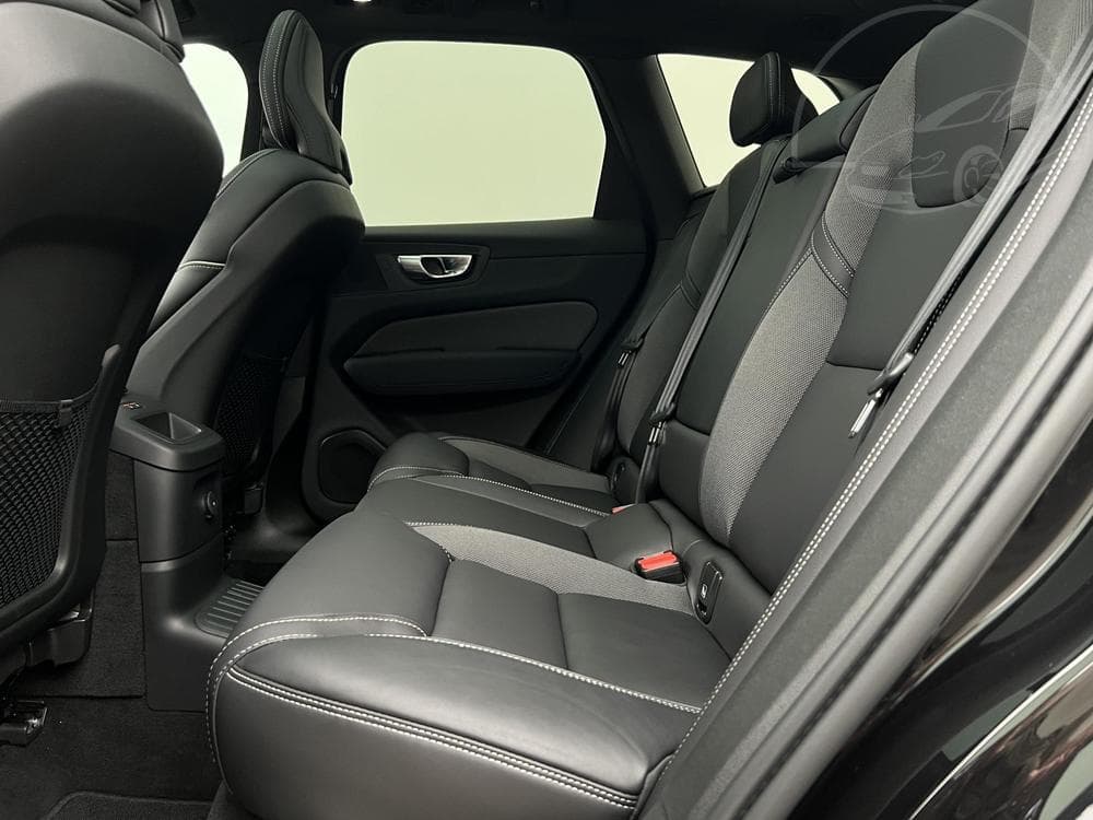 2025 Volvo XC60 - 11