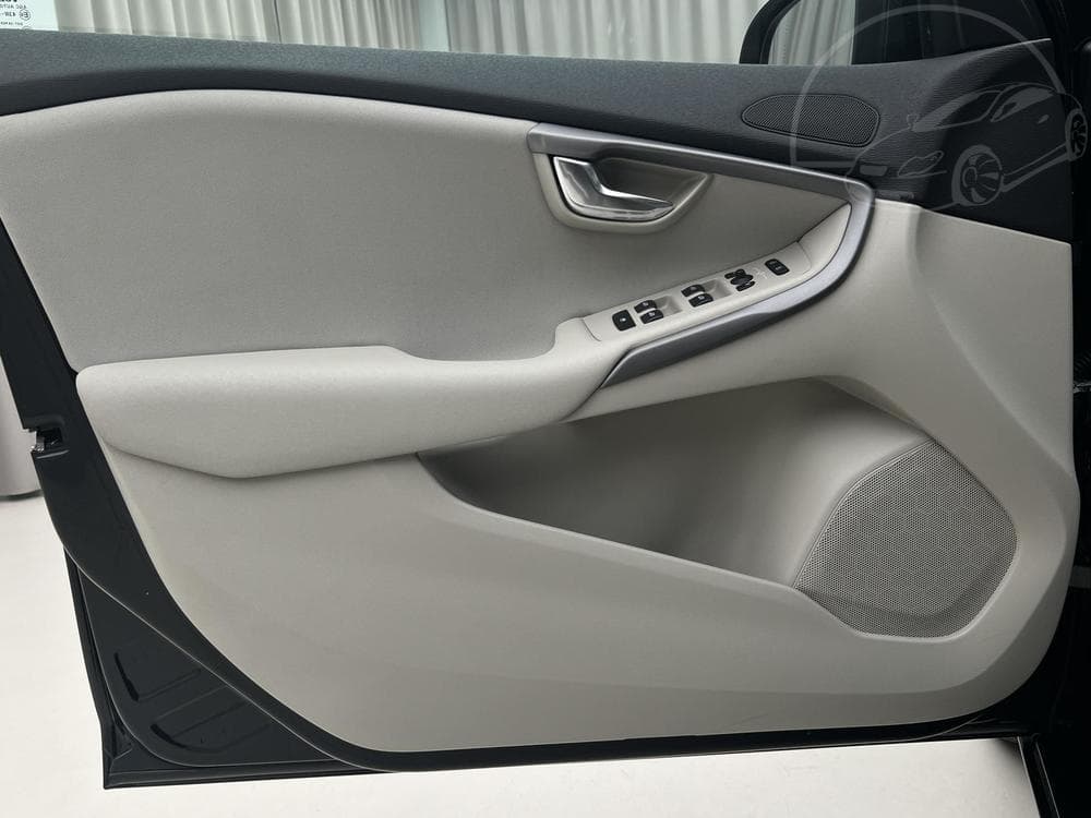 2017 Volvo V40 - 7