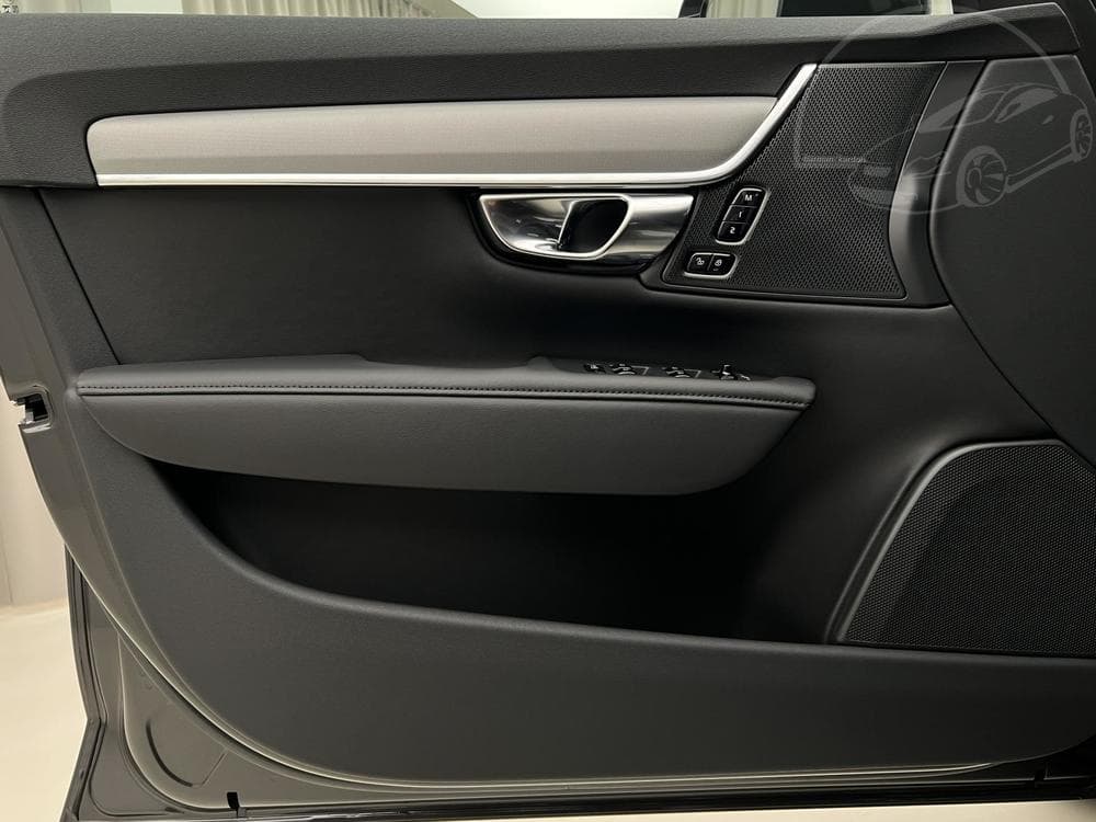 2025 Volvo V90 - 13