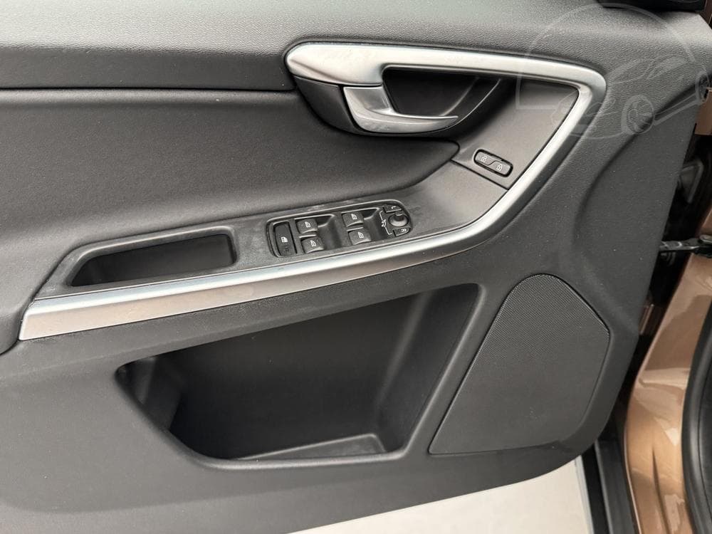 2010 Volvo XC60 - 7