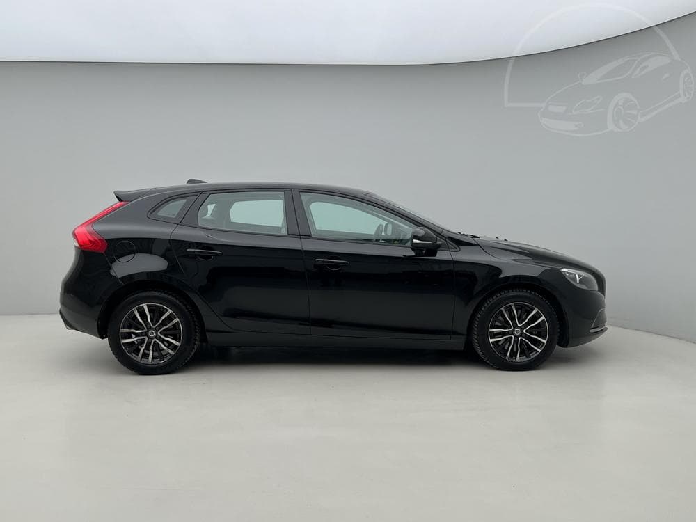 2017 Volvo V40 - 9