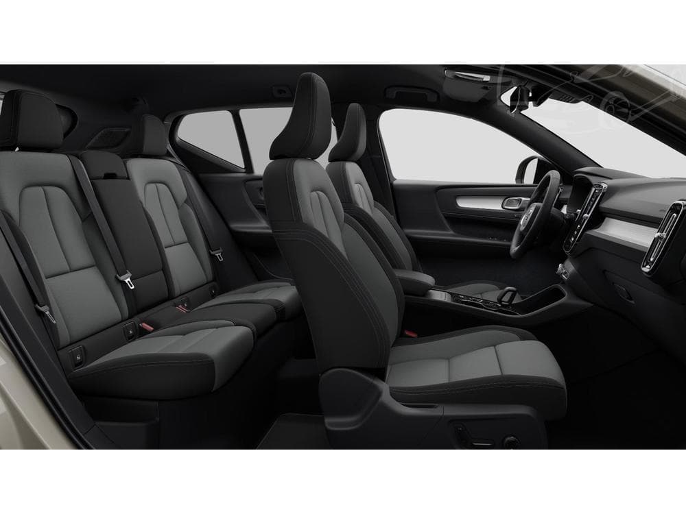 2026 Volvo XC40 - 23