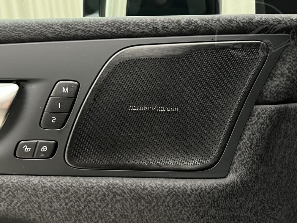 2025 Volvo XC60 - 37