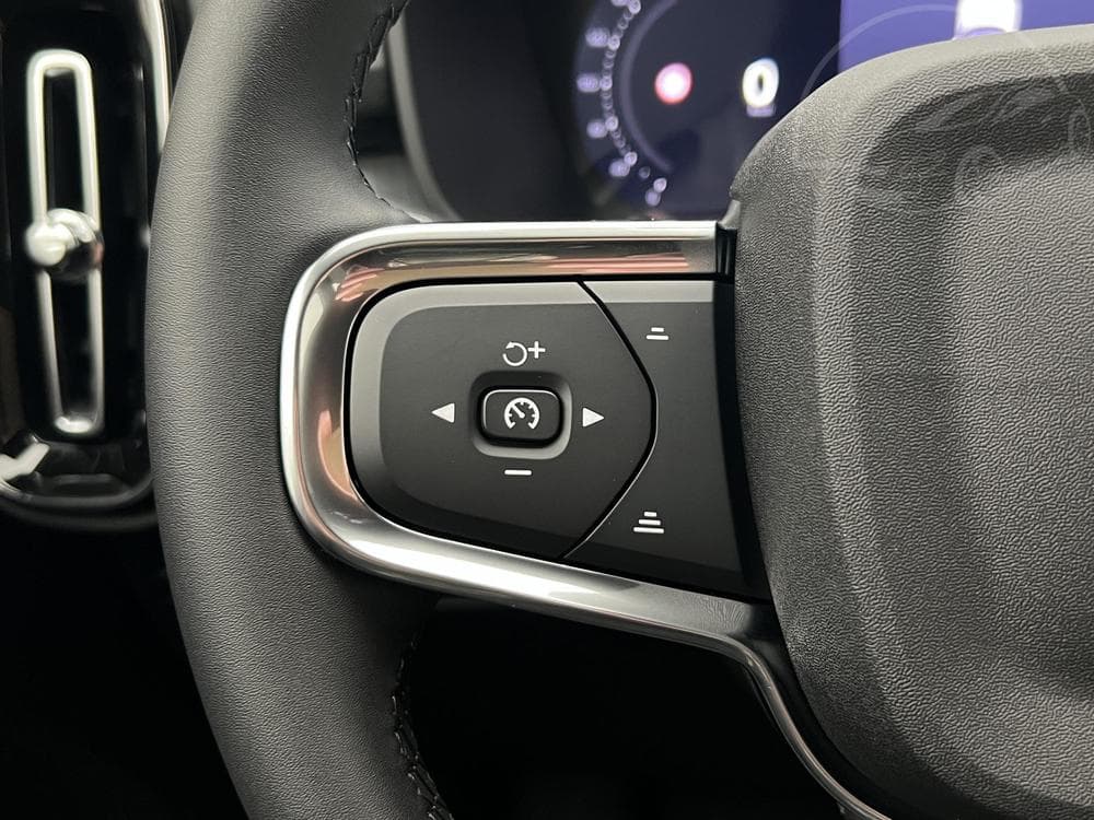 2025 Volvo Xc40 - 37