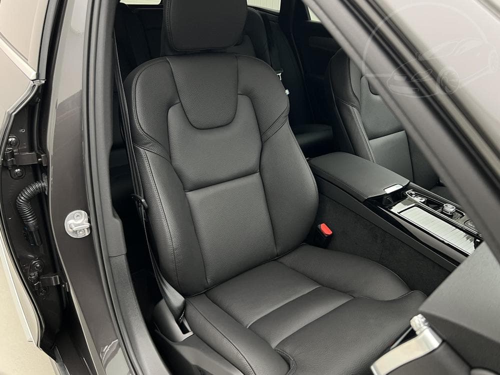 2025 Volvo V90 - 39