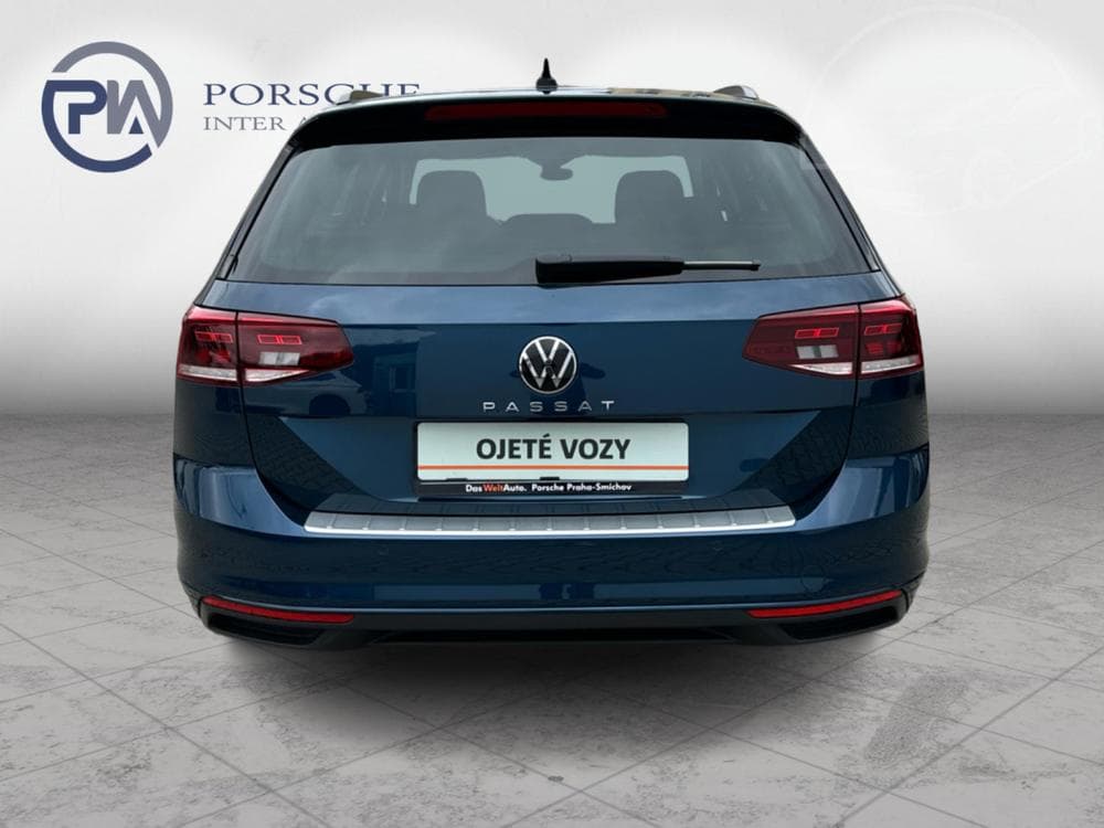 2023 Volkswagen PASSAT - 9