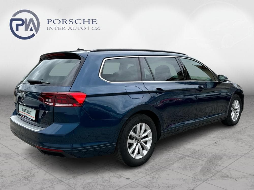 2023 Volkswagen PASSAT - 11