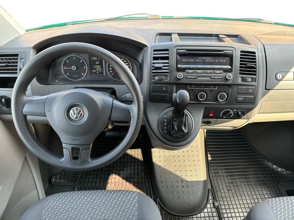 2012 Volkswagen Transporter - 10