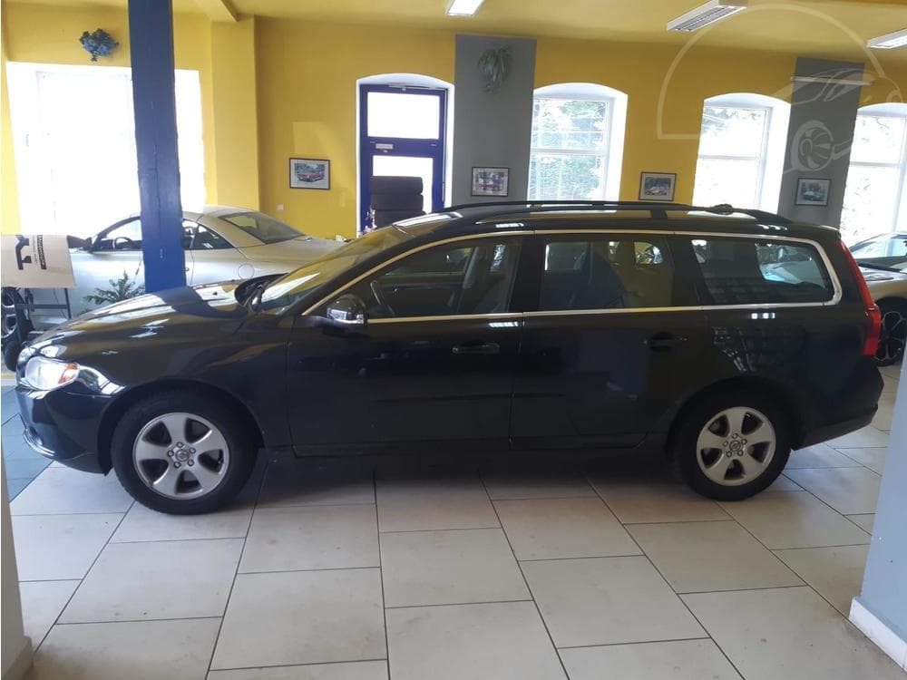 2012 Volvo V70 - 3