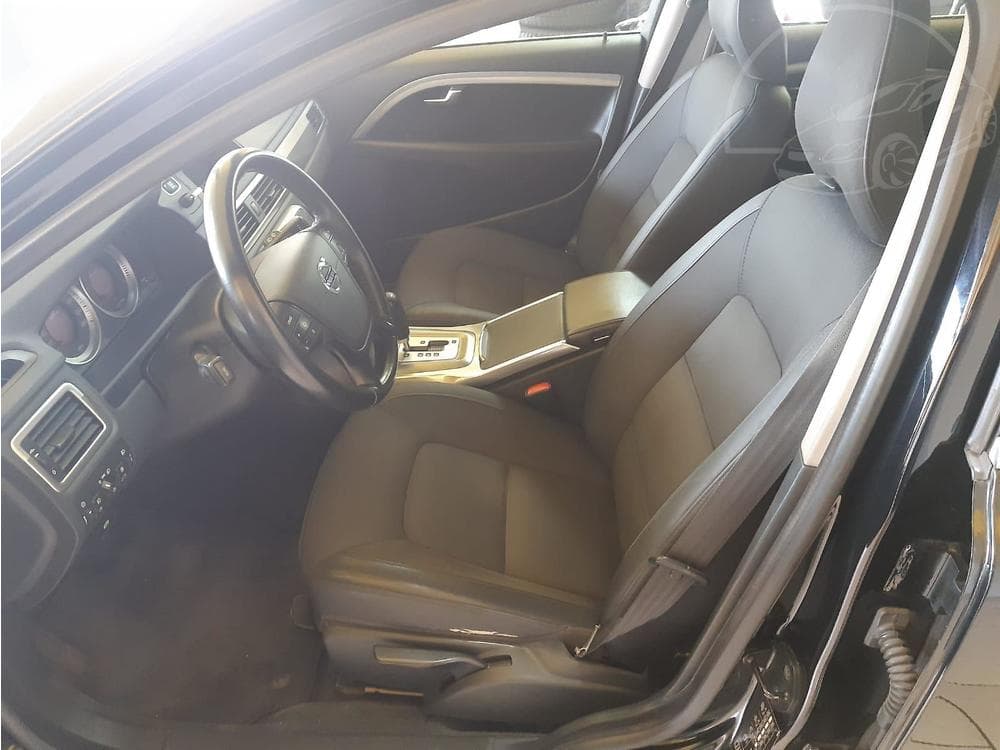 2012 Volvo V70 - 8