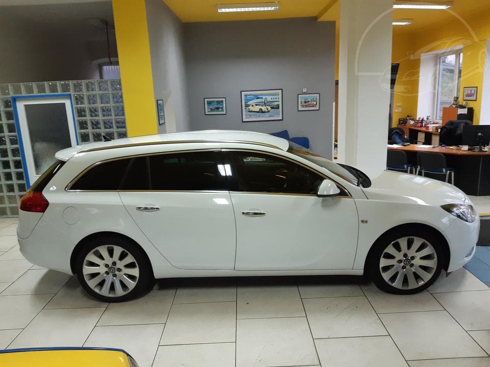 2010 Opel INSIGNIA - 9