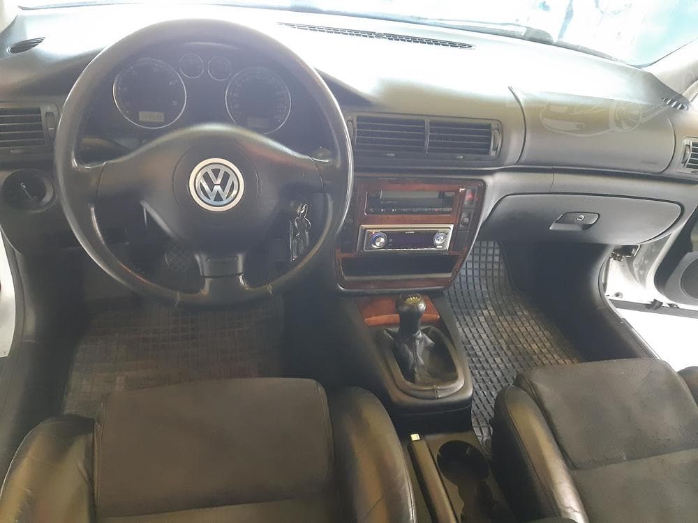 2001 Volkswagen PASSAT - 9