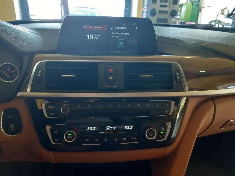 2018 BMW 3-SERIES - 10