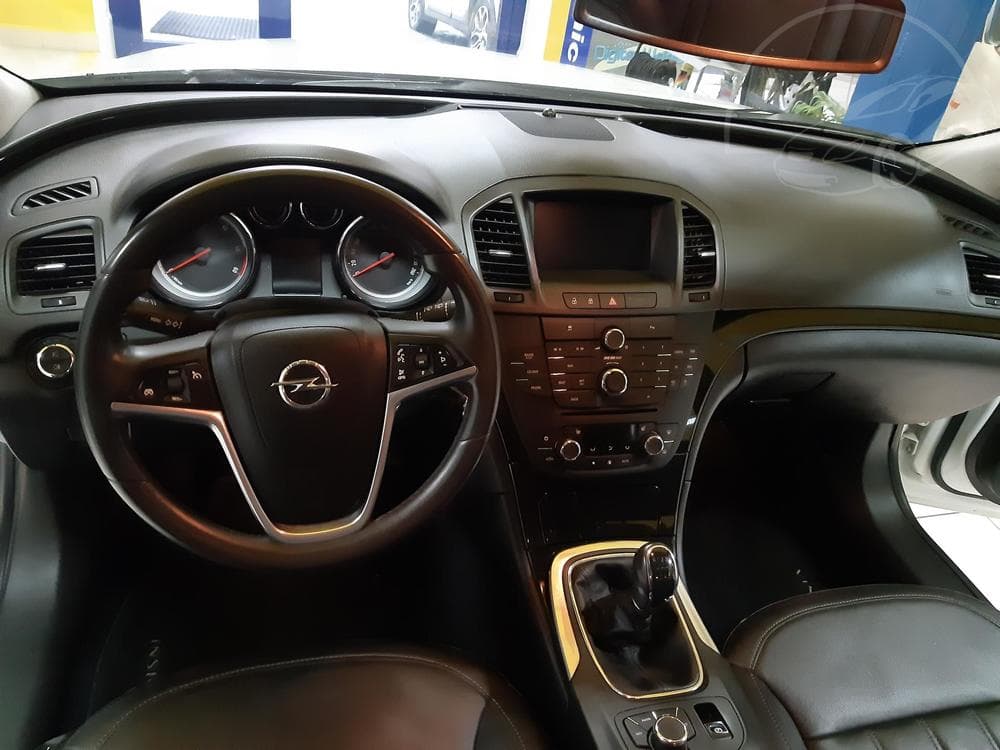 2010 Opel INSIGNIA - 11