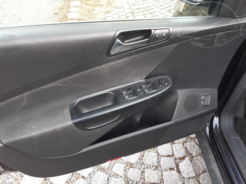 2010 Volkswagen PASSAT - 14