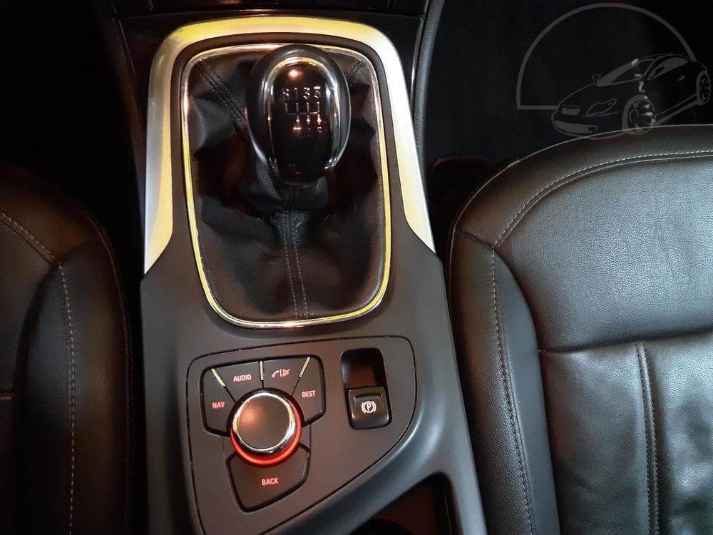 2010 Opel INSIGNIA - 14