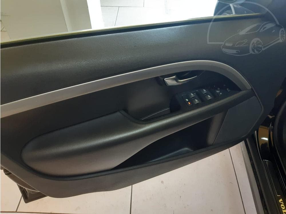 2012 Volvo V70 - 18