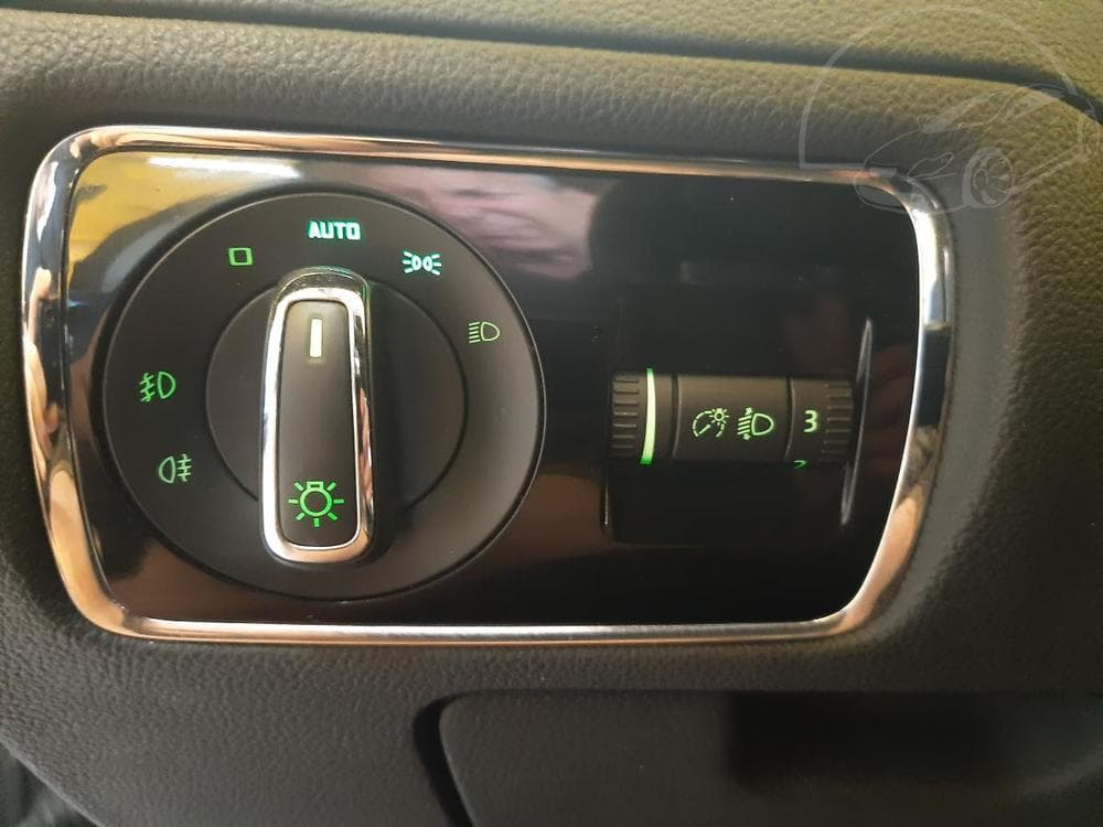 2014 Škoda SUPERB - 39