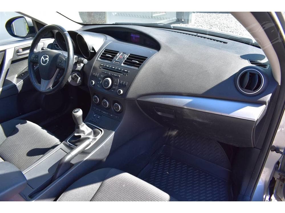 2012 Mazda 3 - 27