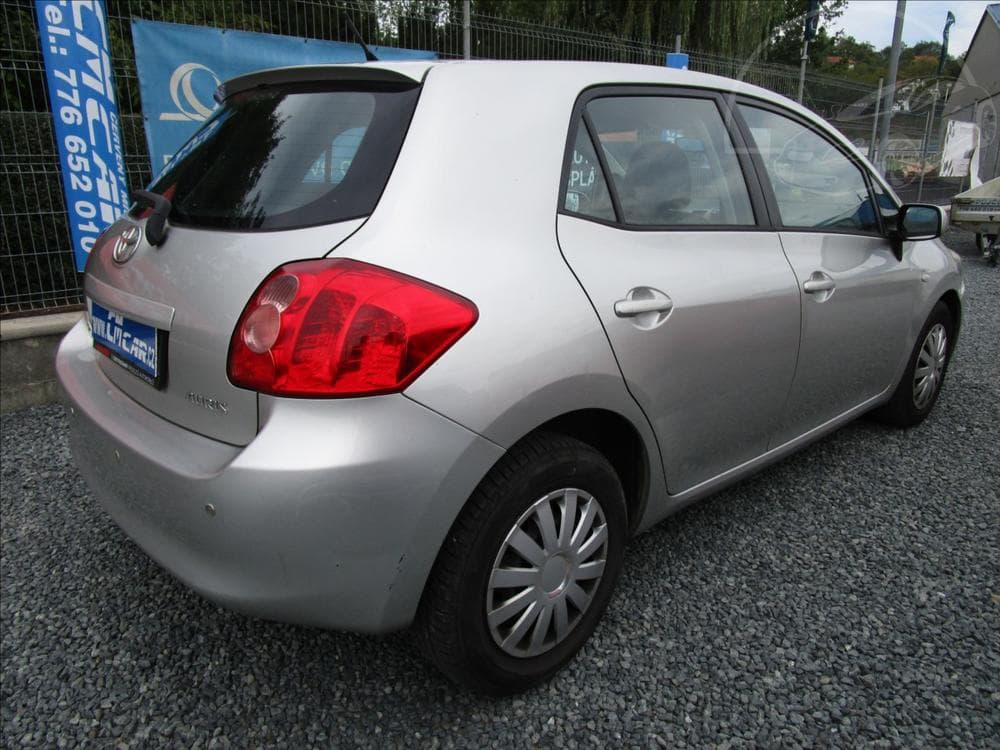 2008 Toyota Auris - 10