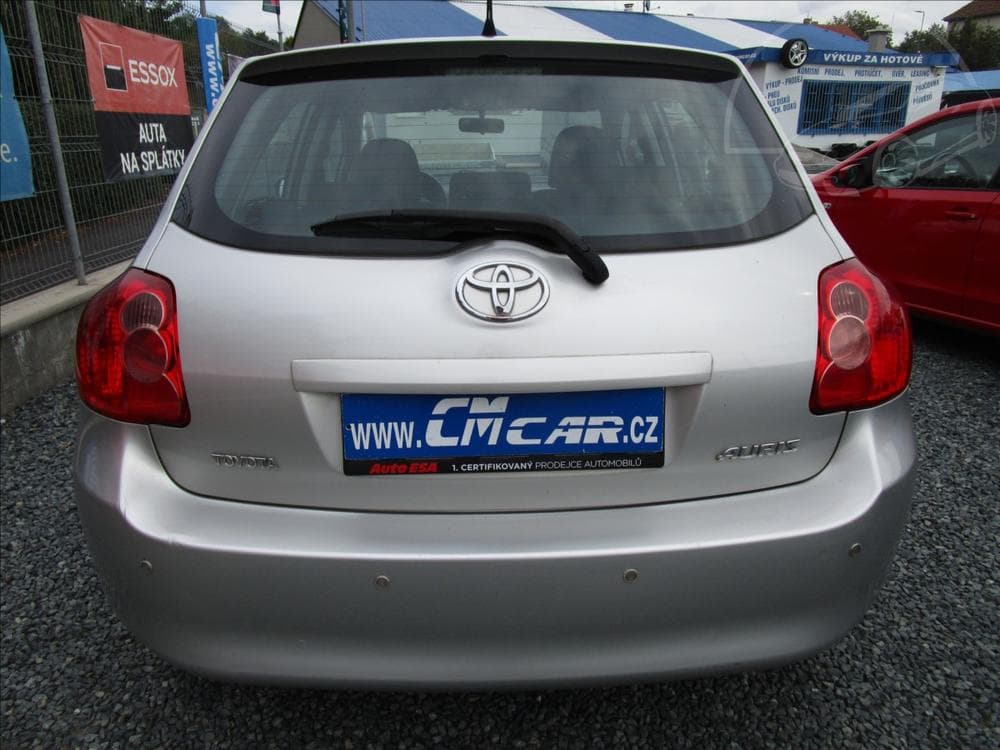 2008 Toyota Auris - 13
