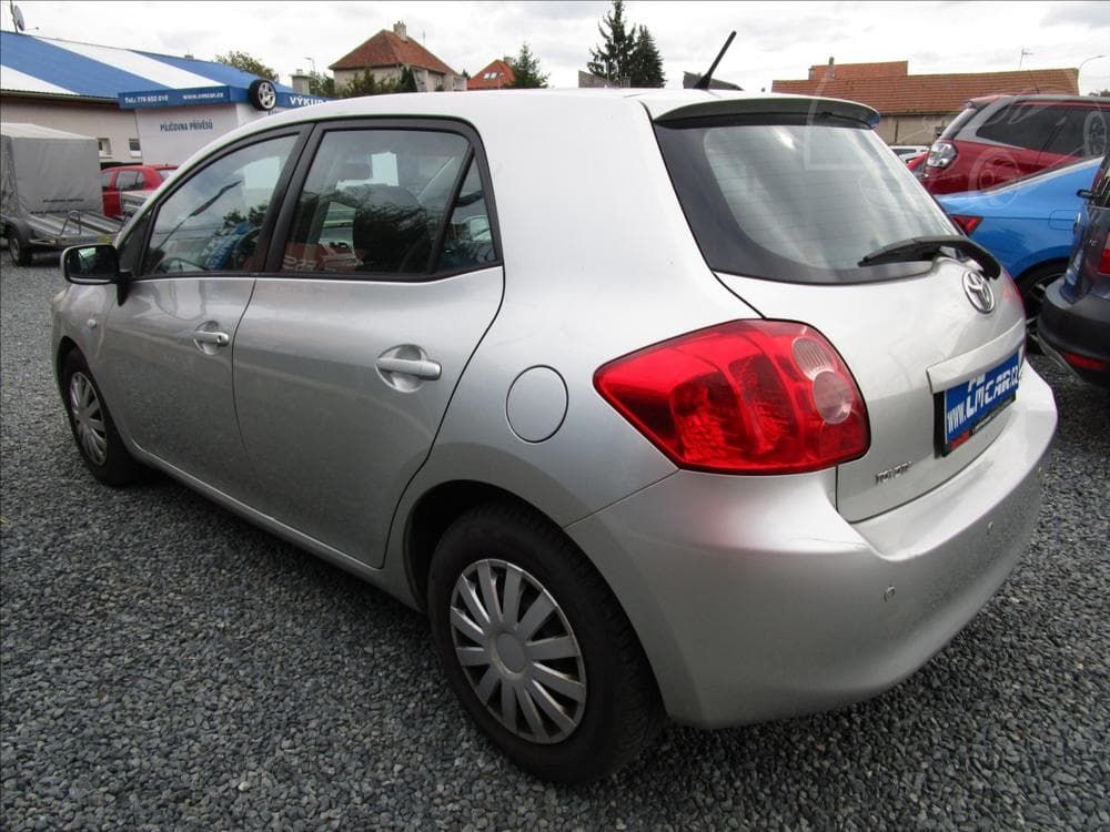 2008 Toyota Auris - 16