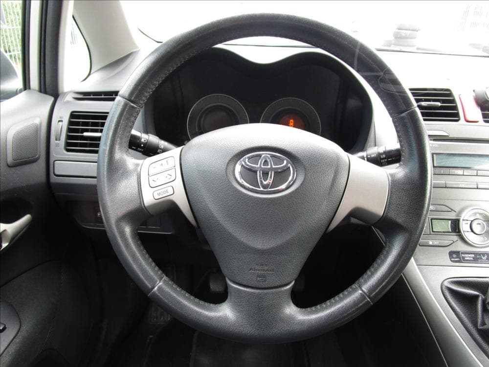 2008 Toyota Auris - 22