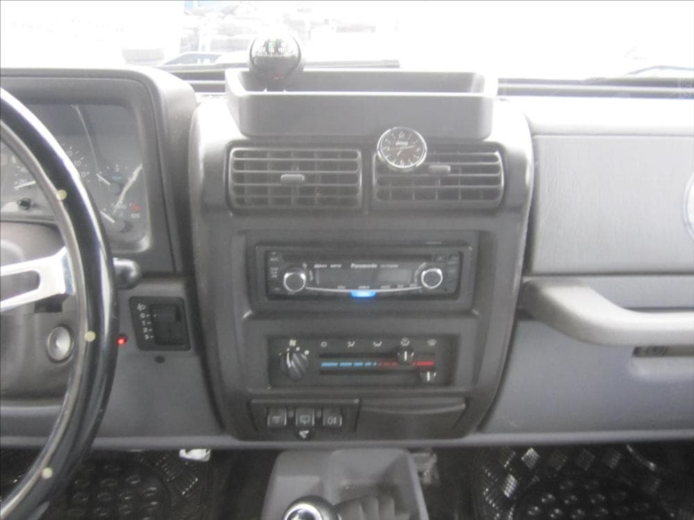 1998 Jeep Wrangler - 9