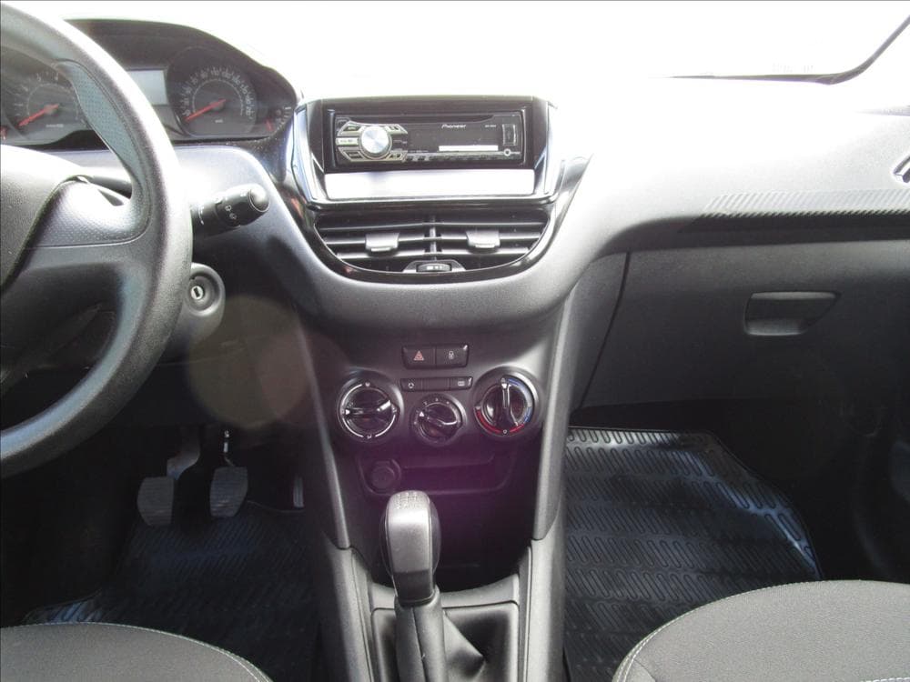 2013 Peugeot 208 - 9
