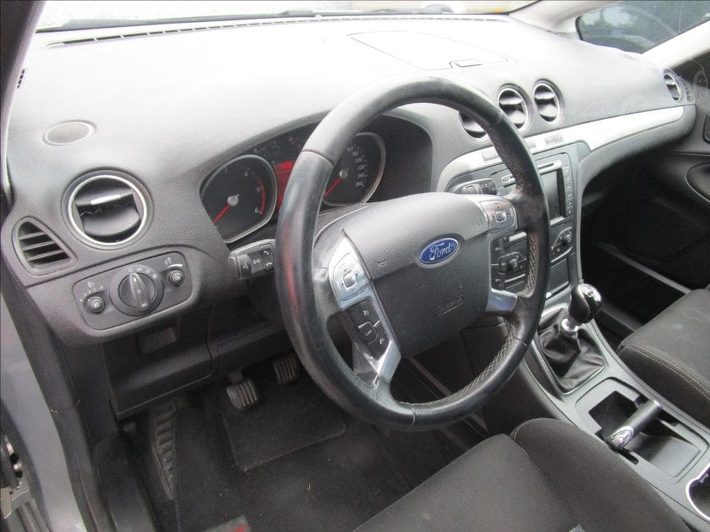 2015 Ford S-MAX - 10