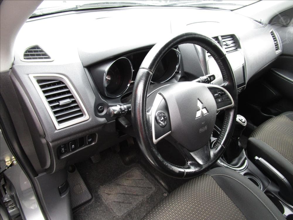 2015 Mitsubishi ASX - 11