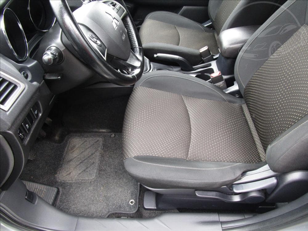 2015 Mitsubishi ASX - 12