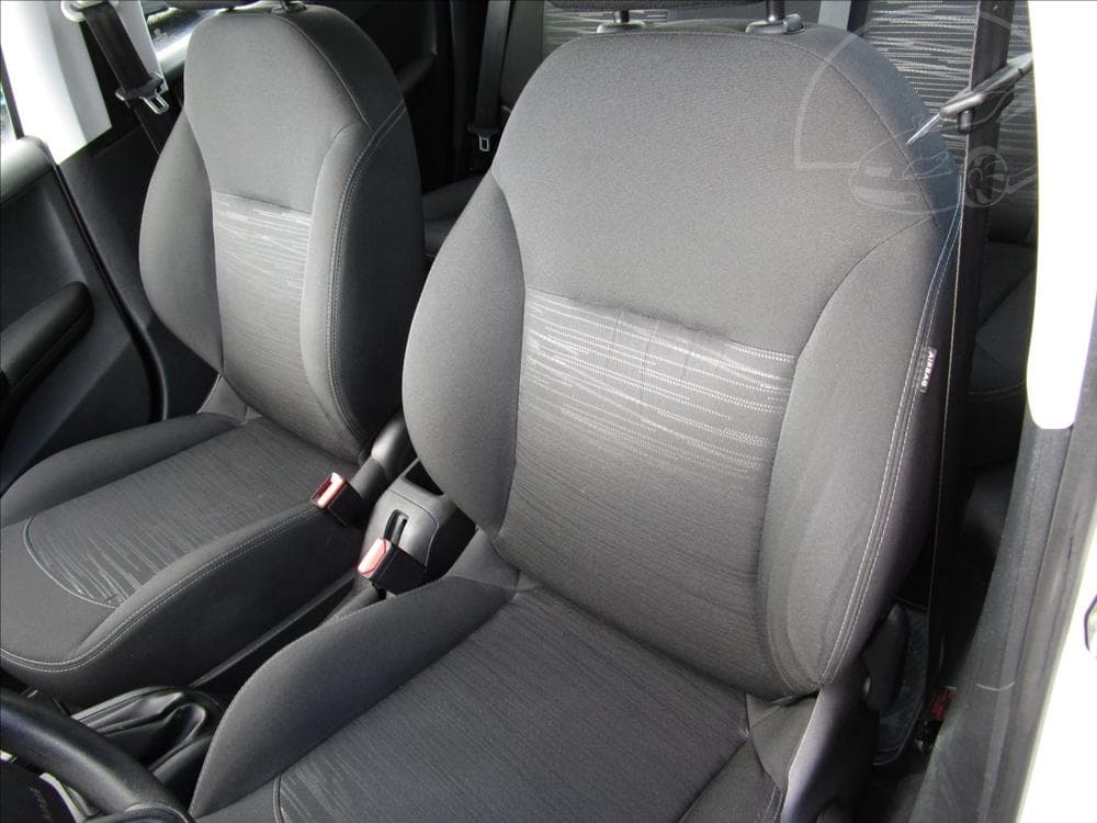2013 Peugeot 208 - 13