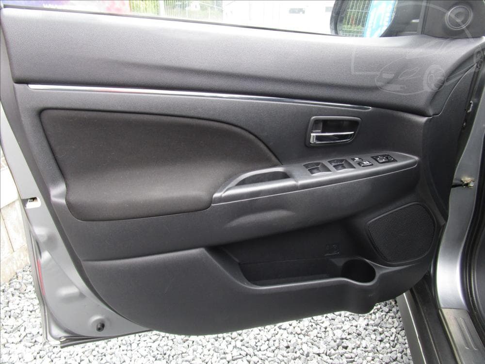 2015 Mitsubishi ASX - 15